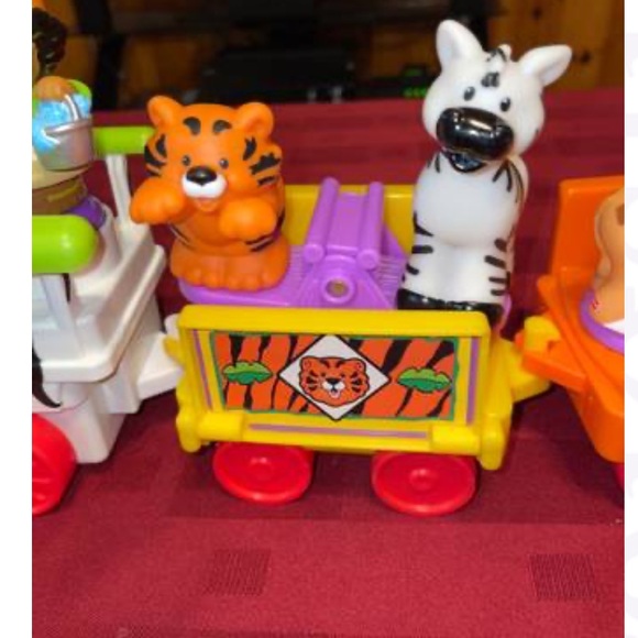 Fisher Price Little People 3-pc. Safari Train - Picture 3 of 16